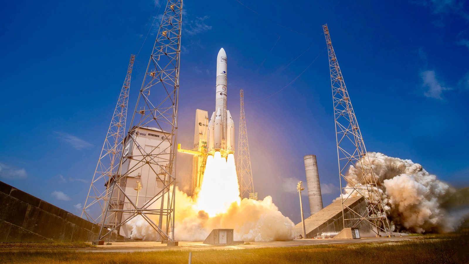 Ten lua Ariane 6 phong ve tinh Amazon Leo trong chuyen LE-01