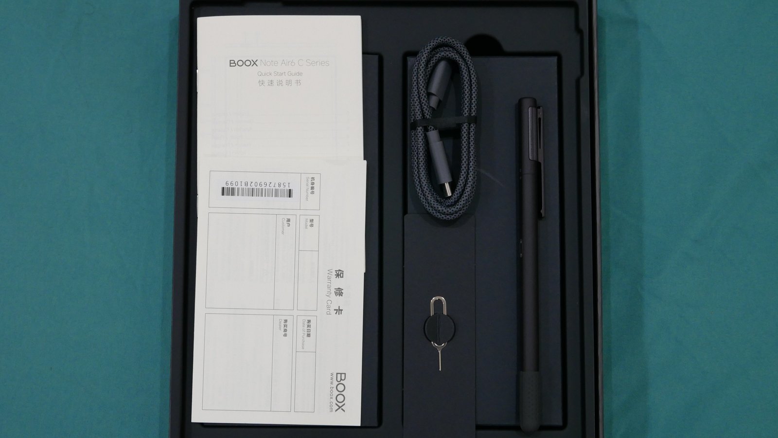Hộp Boox Note Air6 C bản phân phối tại Việt Nam với bút Pen3, cáp USB và giấy bảo hành