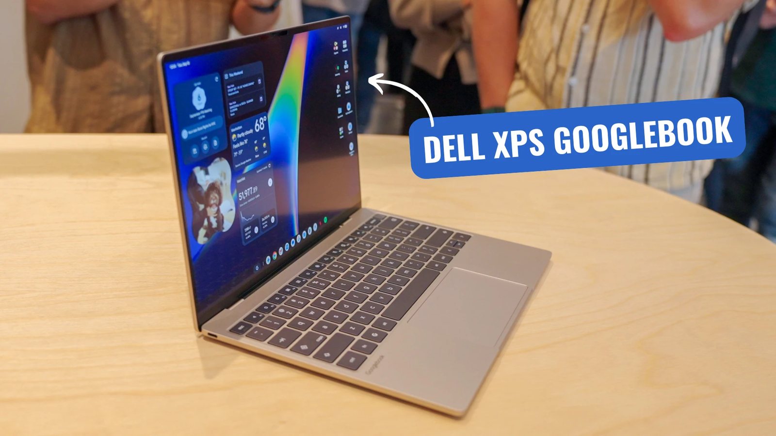Dell XPS Googlebook mau vang nhat mo man hinh Googlebook OS tai buoi trai nghiem