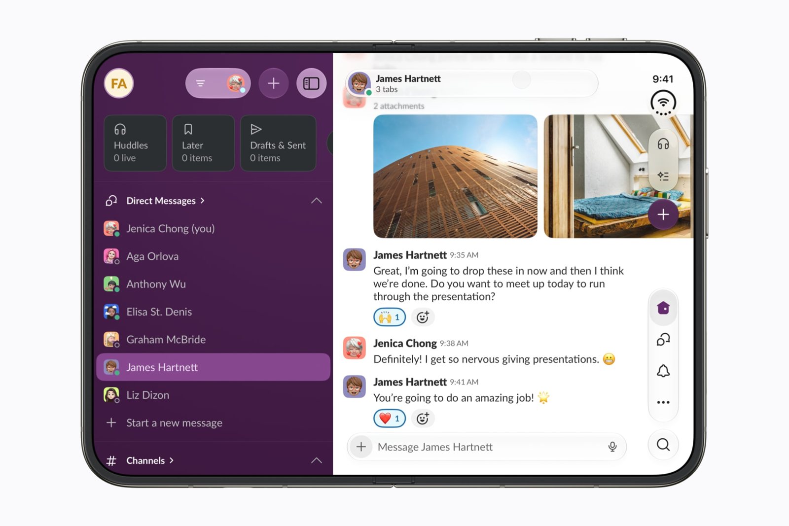 iPhone Duo mở ra hiển thị ứng dụng Slack với danh sách kênh và khung tin nhắn đặt cạnh nhau