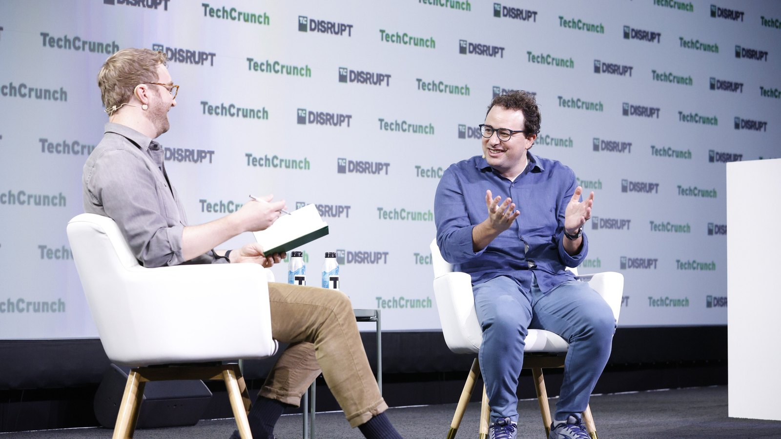 Dario Amodei, CEO Anthropic, trò chuyện trên sân khấu TechCrunch Disrupt 2023