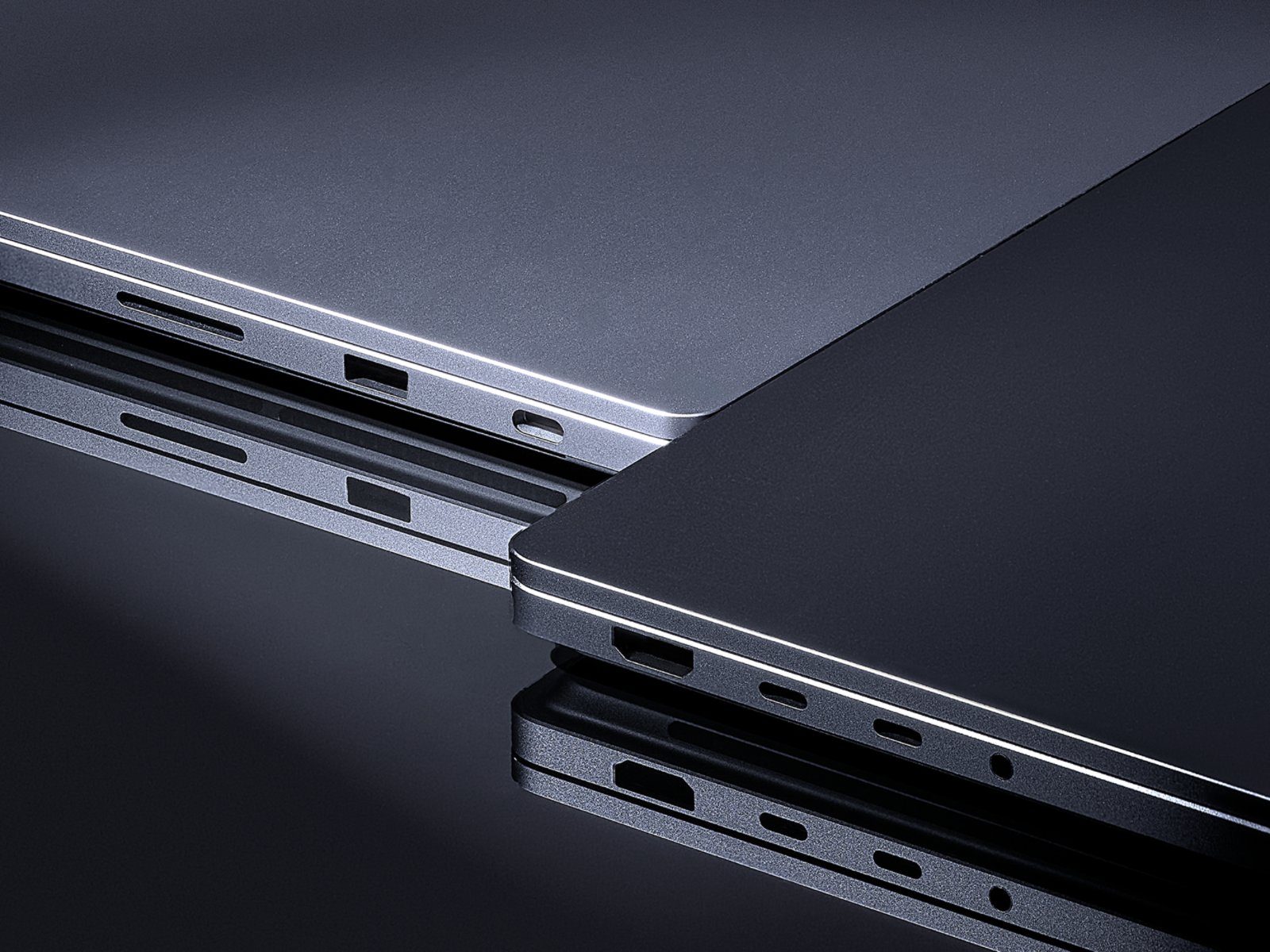 Hai may Surface Laptop Ultra mau Platinum va Nightfall dong nap, lo cong ket noi hai ben
