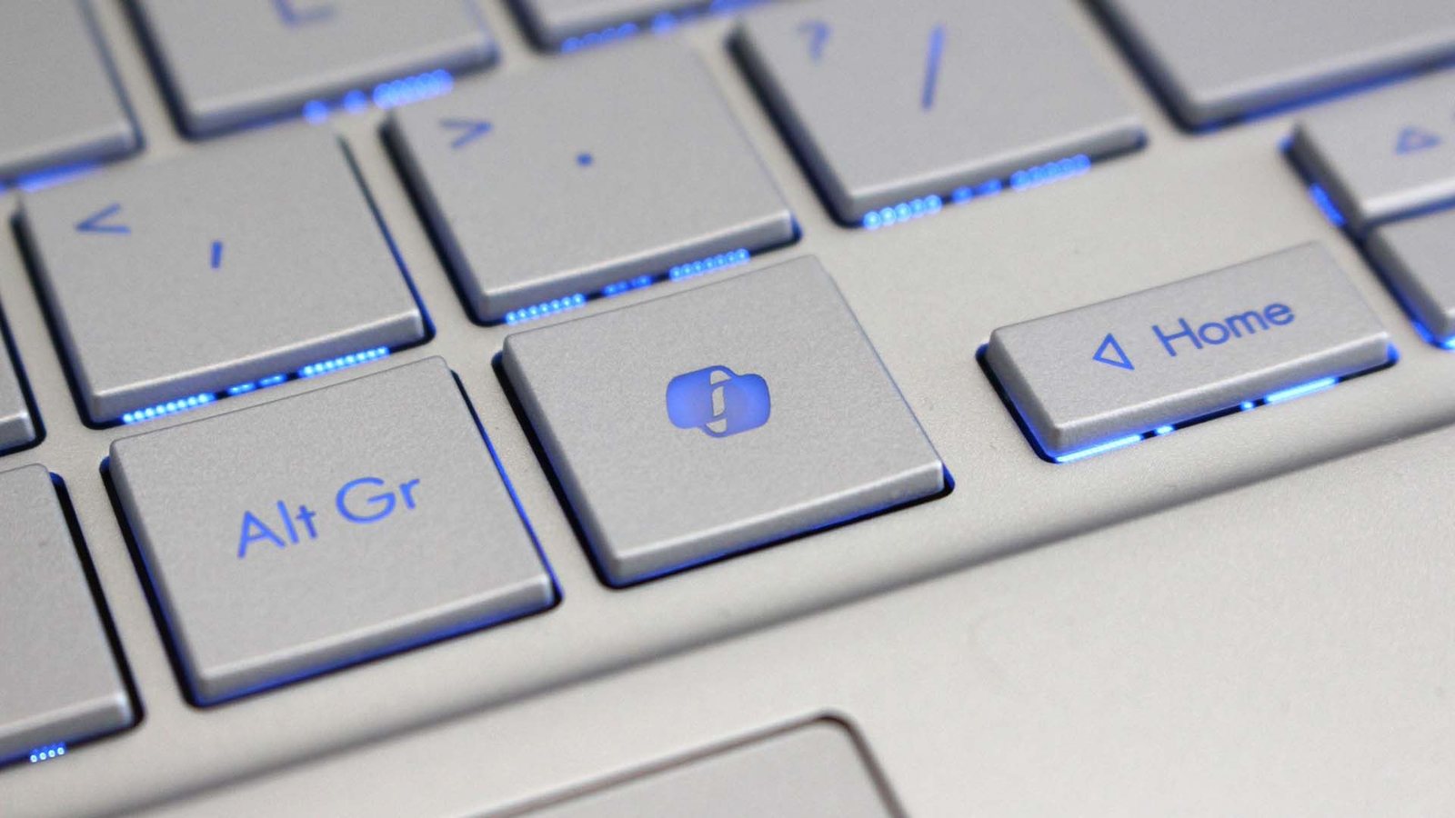 Can canh phim Copilot nam giua phim Alt Gr va phim Home tren ban phim laptop